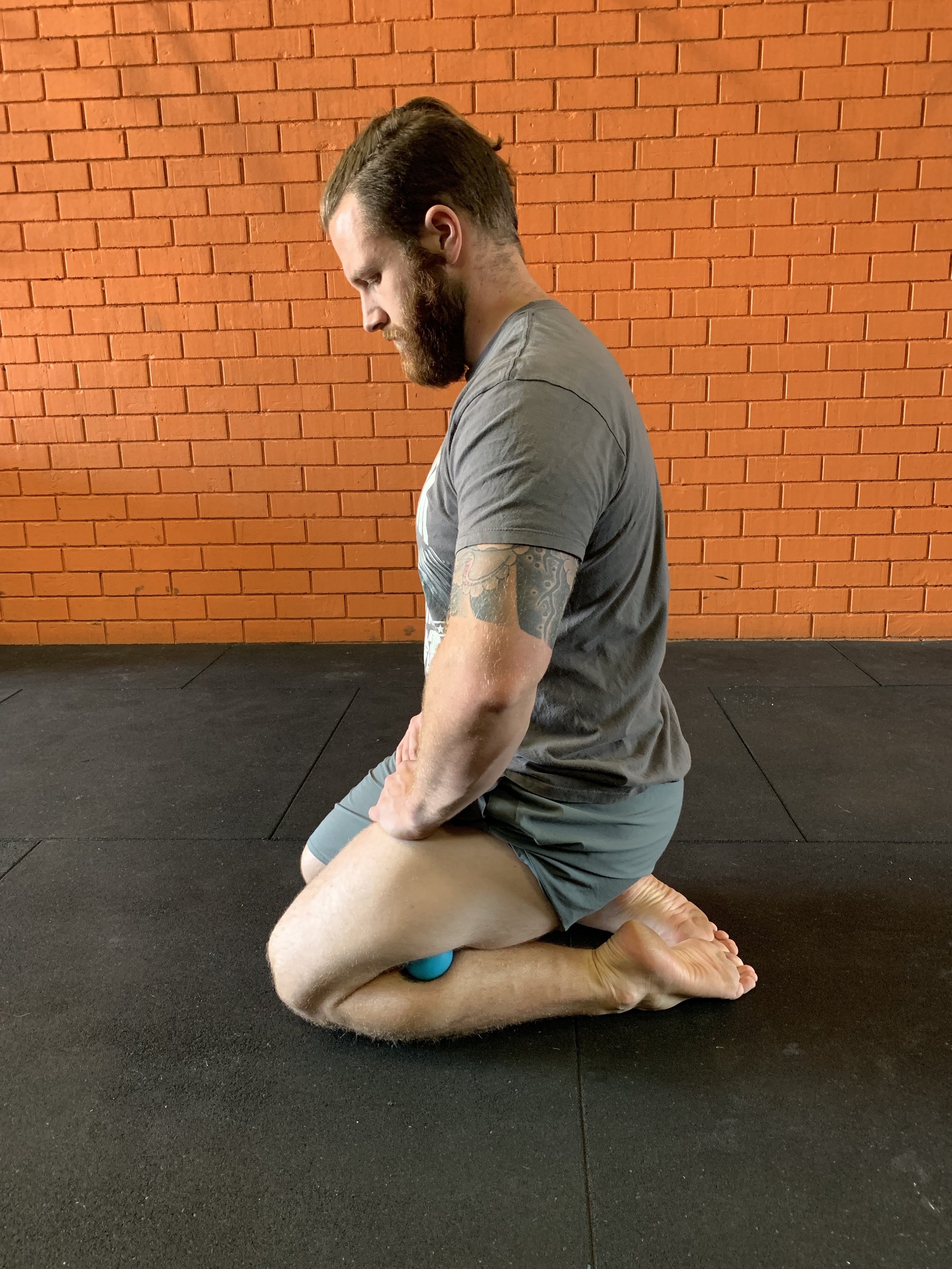 Mobilisation of the calf with a ball